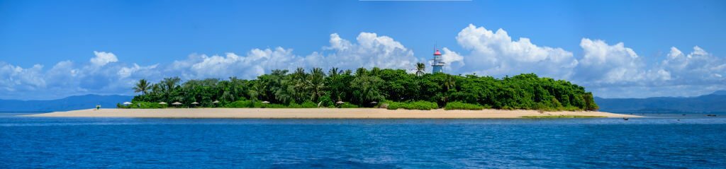 Large panoramic view of the ‘Low Isles,’ which is part of the Great Barrier Reef, Australia
