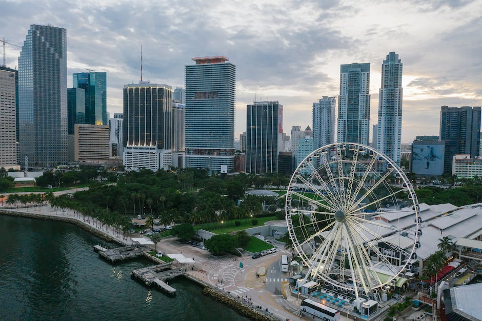 A beautiful image of Miami, Florida showcasing its tropical beauty and vibrant cityscape.